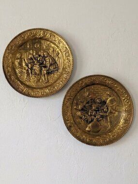 Large Vintage Peerage England Embossed Brass Wall Hanging Plates Tavern Scene